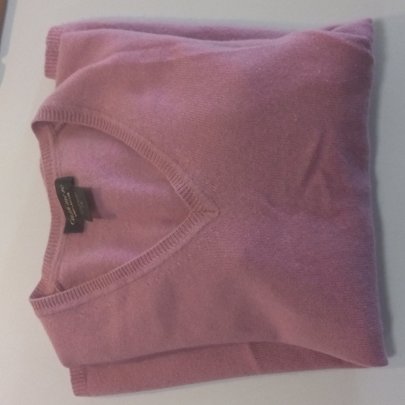 Lord and Taylor Cashmere Sweater - Picture 3 of 4